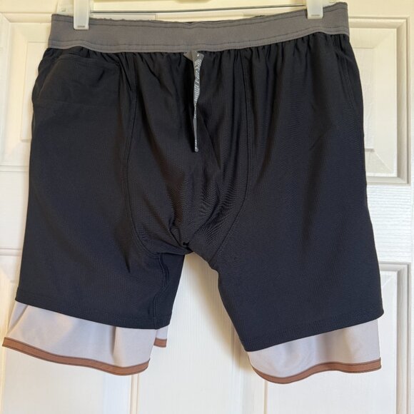 Vuori Men's Trail Short Camel Stripe M - Picture 3 of 3
